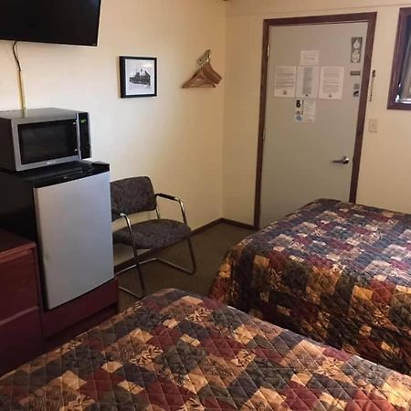 Highland Court Motel Fairmont Esterno foto