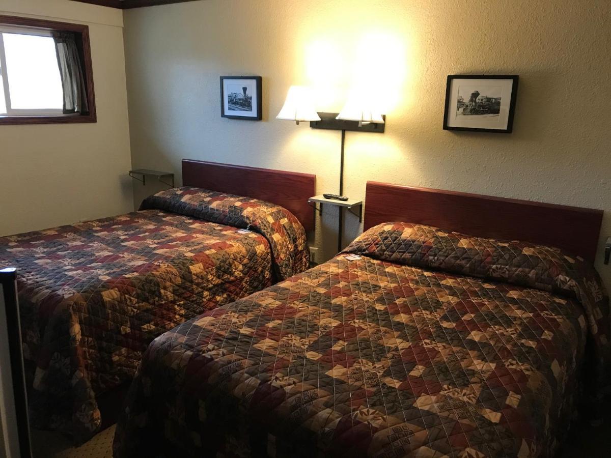 Highland Court Motel Fairmont Esterno foto