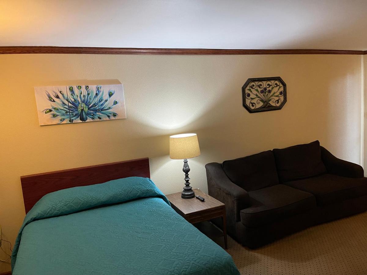 Highland Court Motel Fairmont Esterno foto