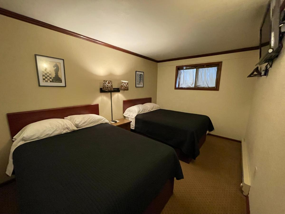 Highland Court Motel Fairmont Esterno foto