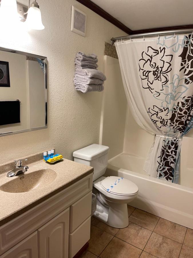Highland Court Motel Fairmont Esterno foto