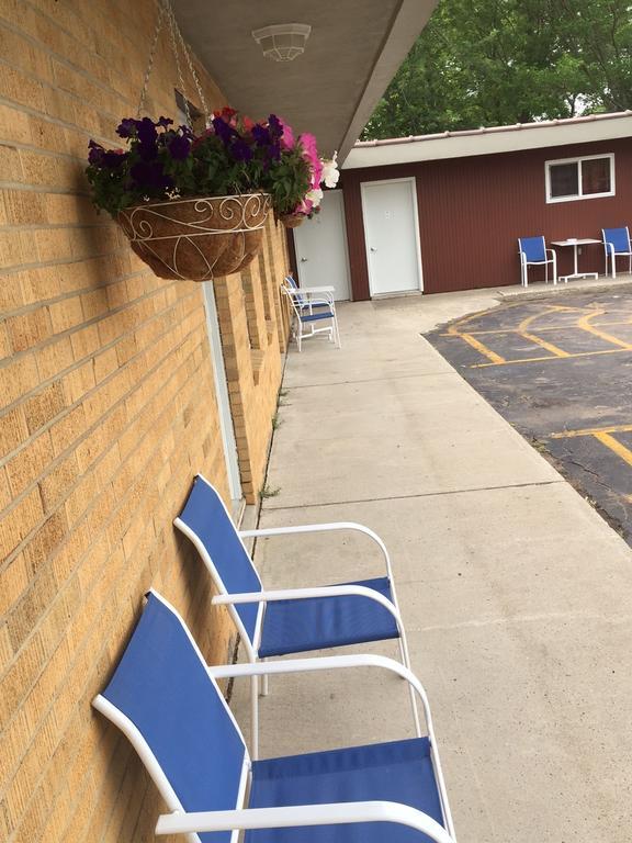 Highland Court Motel Fairmont Esterno foto
