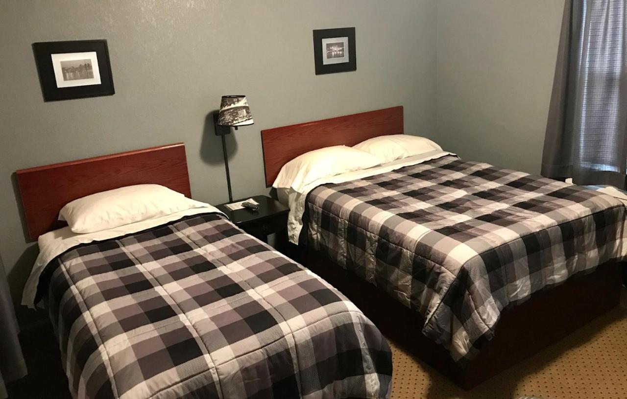 Highland Court Motel Fairmont Esterno foto